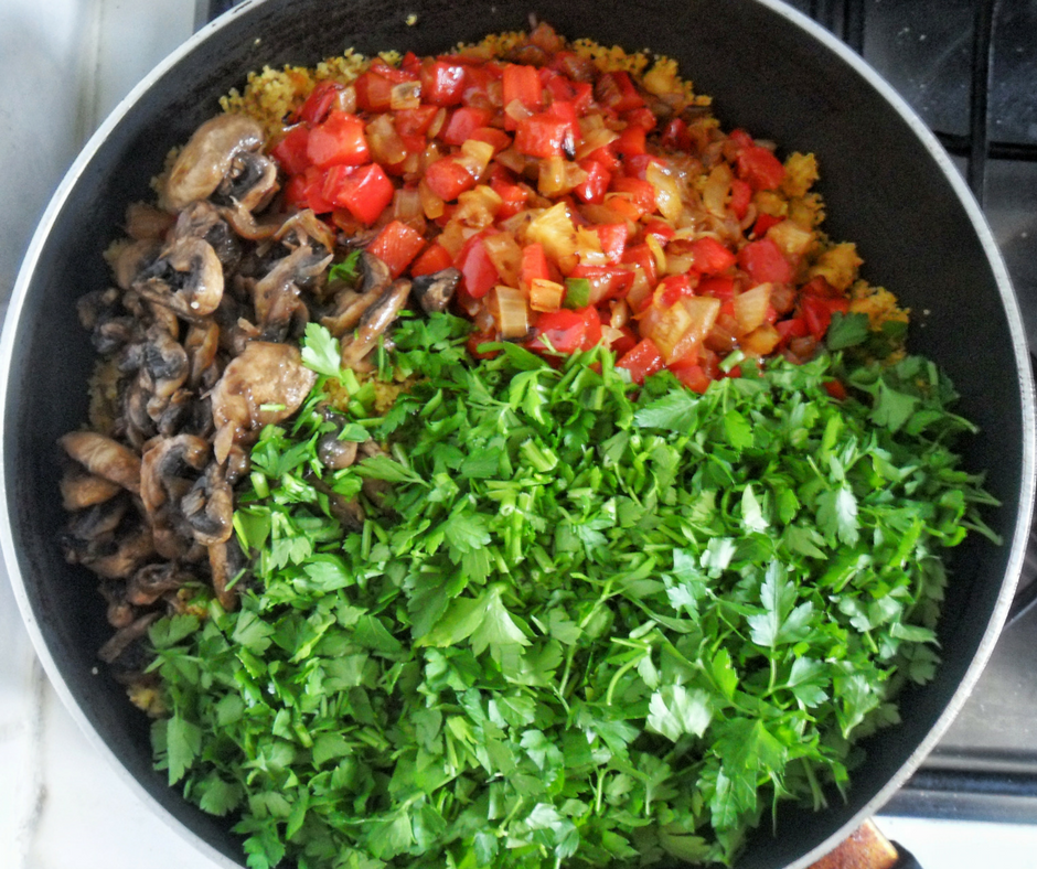 Despite the simple ingredients this Bulgur Pilaf is very flavorful and colorful dish. Caramelized onions, chickpeas, mushrooms and other veggies play together to give you the perfect balance between color and flavor. Click here to grab the recipe!